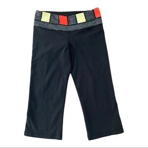 Lululemon Reversible Yoga Crop Pants. Size 6